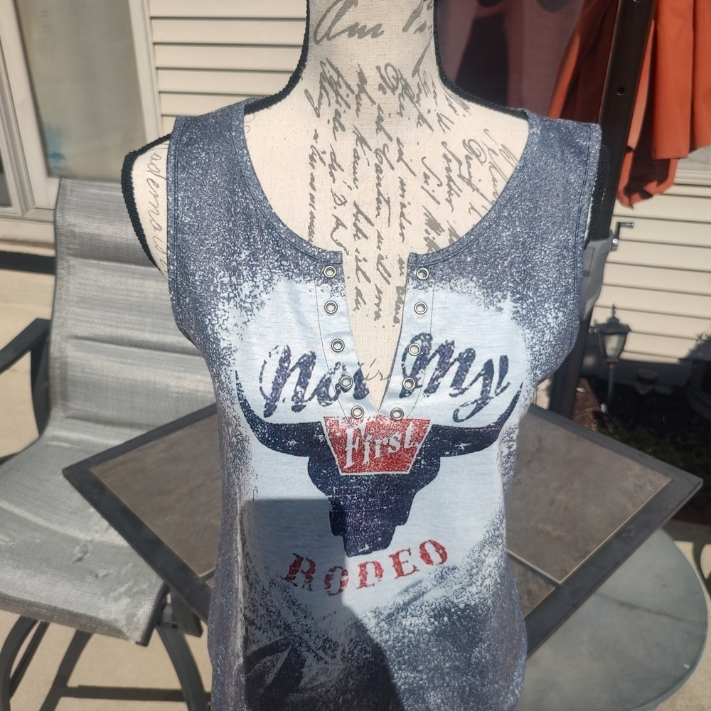 💥3/$20 Sleeveless Small "Not My First Rodeo" Graphic Top - Picture 4 of 7